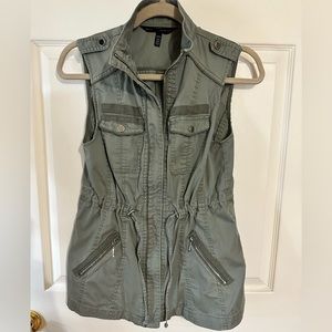 White House Black Market vest in army green